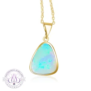 18kt Yellow Gold Light Opal 4.05ct pendant