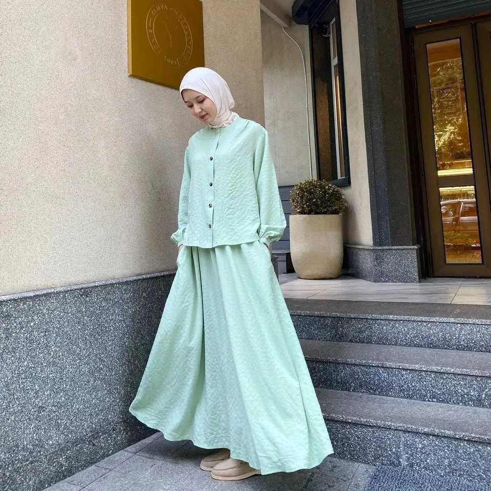 Elegant Muslim Women's Long outfit Solid Colours