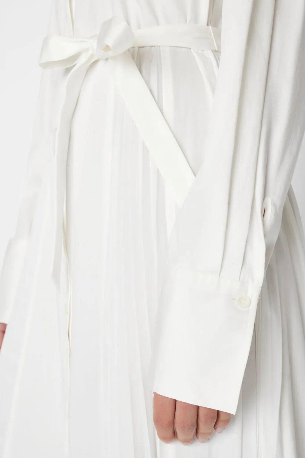 Frame - Pleated Inset Maxi Dress in Blanc