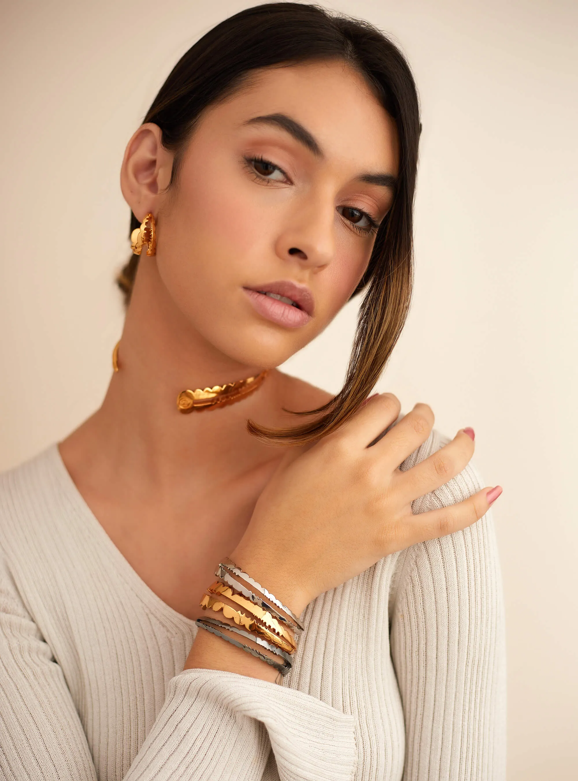 OH Acuti Handcuff Bracelet In Gold