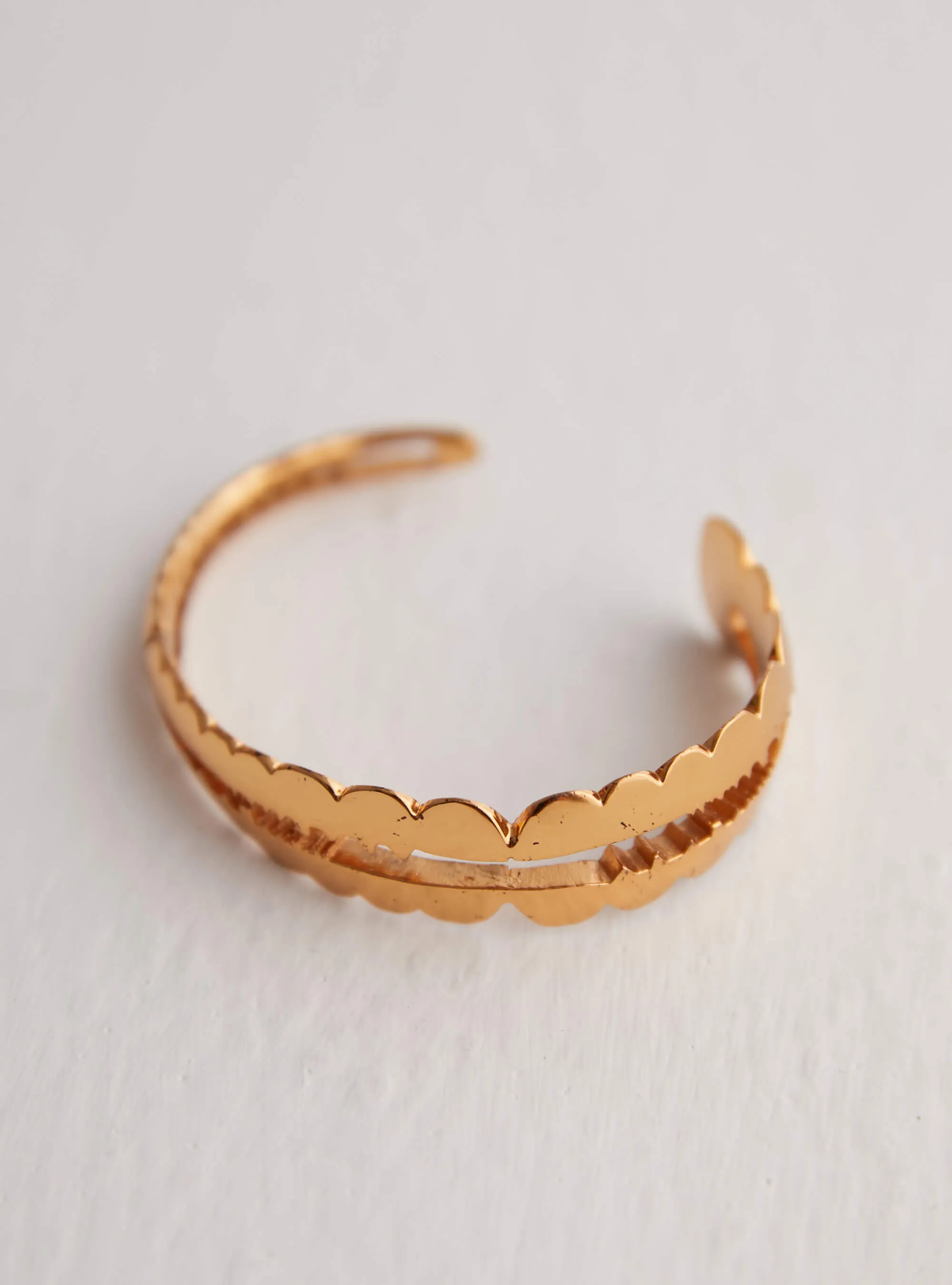 OH Acuti Handcuff Bracelet In Gold